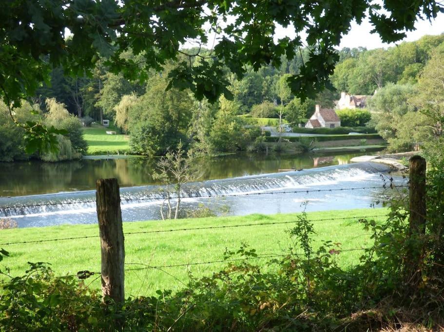 Vila Le Heron Thury-Harcourt-le-Hom Exteriér fotografie